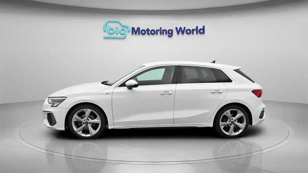 Used Audi A3 Sportback S-Line 150 HP (110 kW) 2023 White Hatchback
