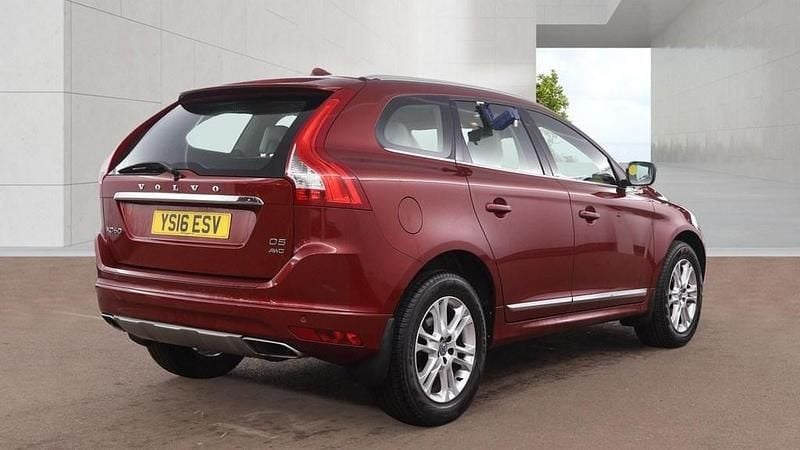 Used Volvo XC60 SE Lux 220 HP (161 kW) 2016 Flamenco red SUV