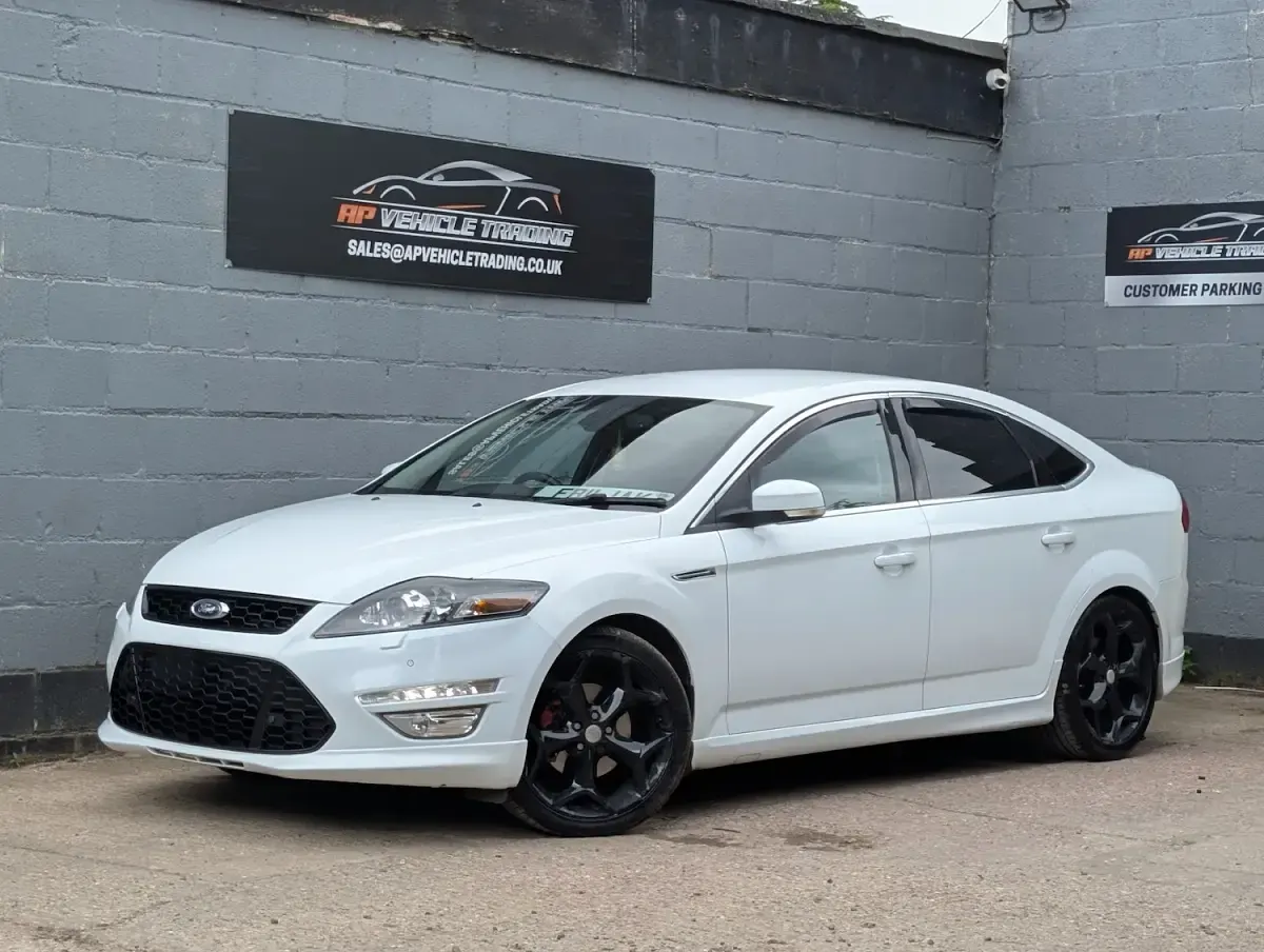 Used Ford Mondeo Titanium X 163 HP (119 kW) 2013 White Hatchback