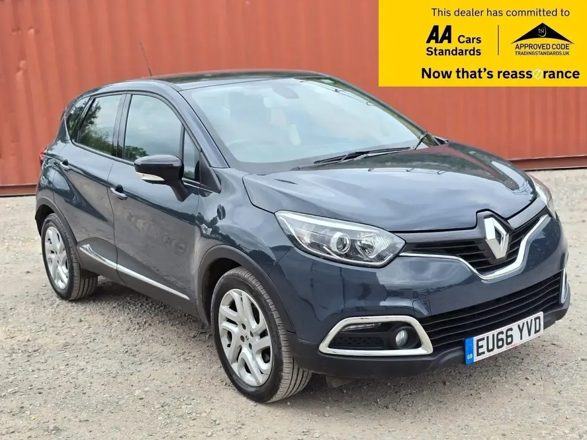 Usado Renault Captur Dynamique 90 HP (66 kW) 2016 Azul SUV
