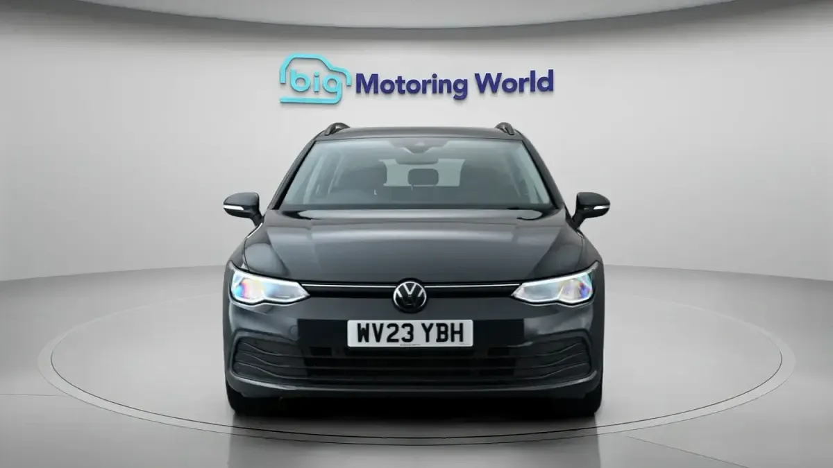 Used VW Golf VIII Life 150 HP (110 kW) 2023 Grey Estate