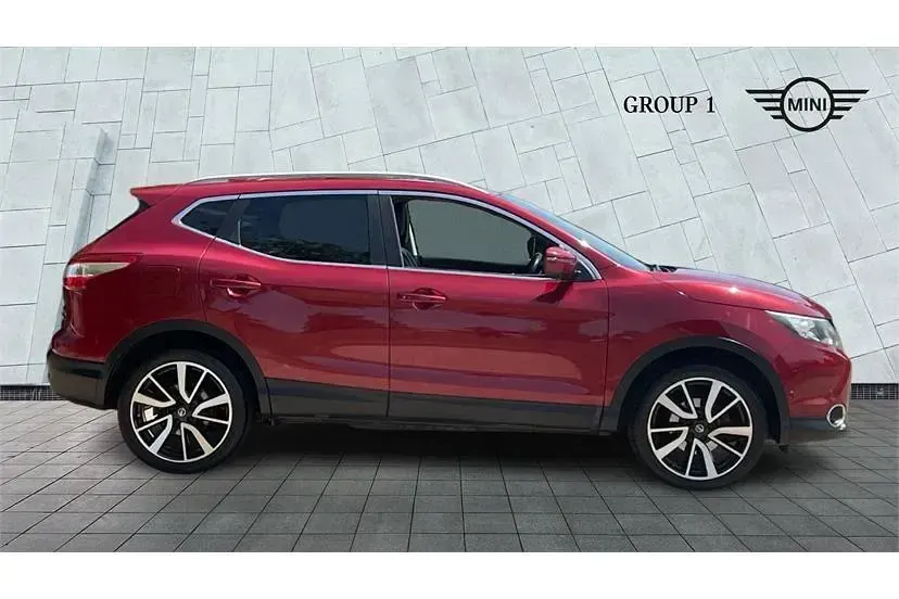 Used Nissan Qashqai Tekna 130 HP (95 kW) 2017 Red SUV