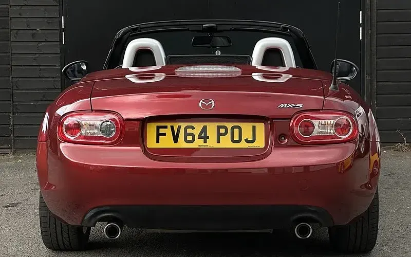 Used Mazda MX5 Inclusive 160 HP (117 kW) 2015 Red Cabriolet