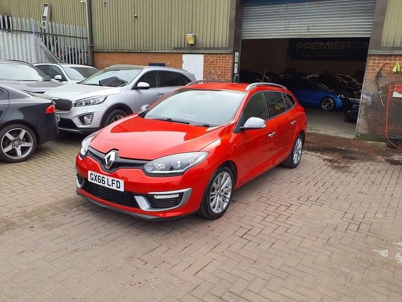 Used Renault Mégane GT Line GT-Line 130 HP (95 kW) 2016 Red Estate