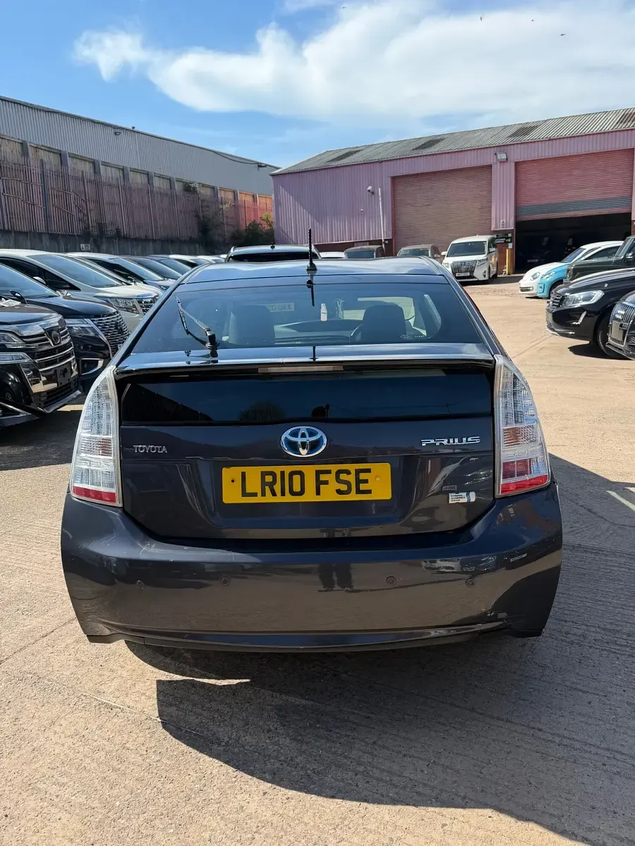 Used Toyota Prius T3 136 HP (100 kW) 2010 Grey Hatchback