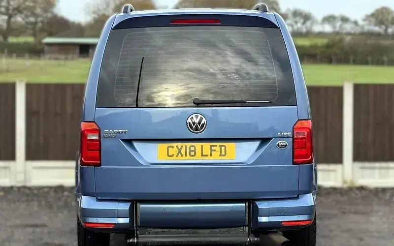 Used VW Caddy 102 HP (75 kW) 2018 Blue MPV