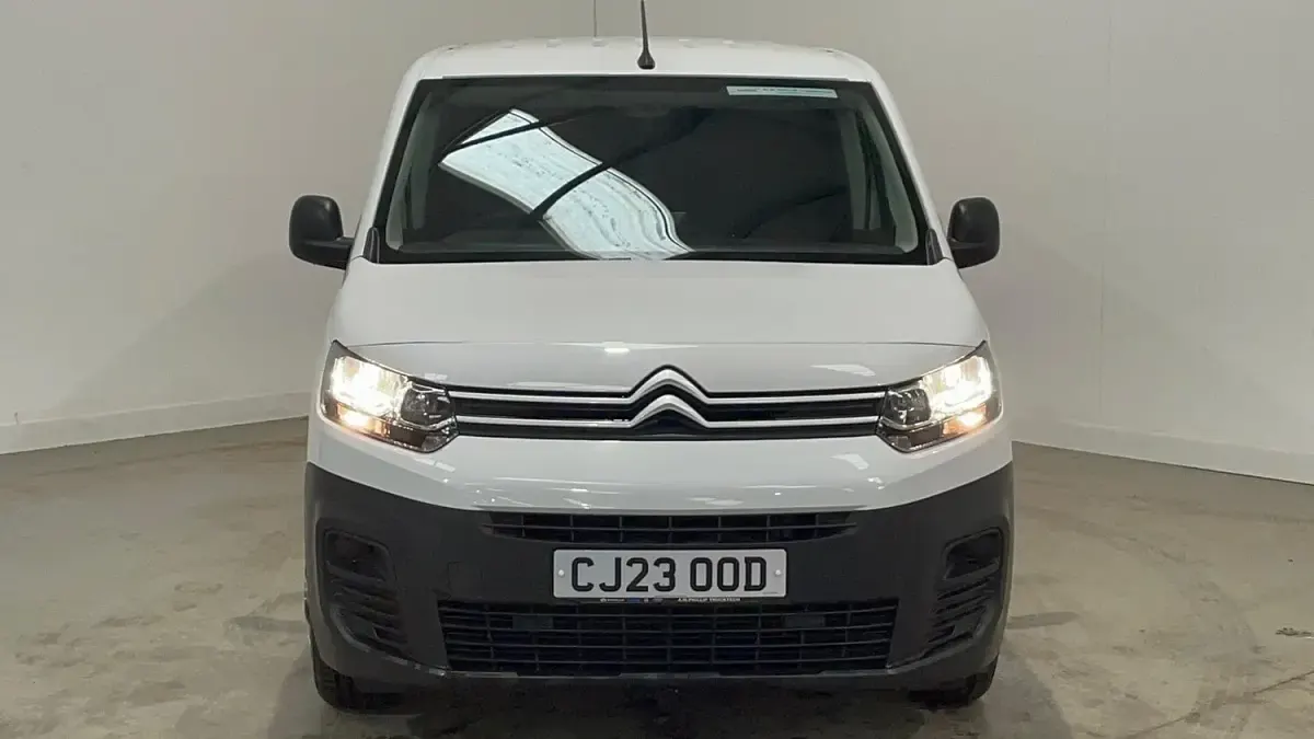 Used Citroën Berlingo 100 HP (73 kW) 2023 White MPV