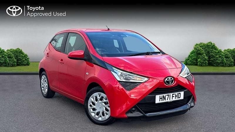 Red pop Used 2021 Toyota Aygo X-play Hatchback | £9,544 (Good price) - Image 1/4