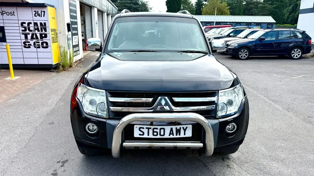 Used Mitsubishi Shogun Elegance 197 HP (144 kW) 2010 Black SUV