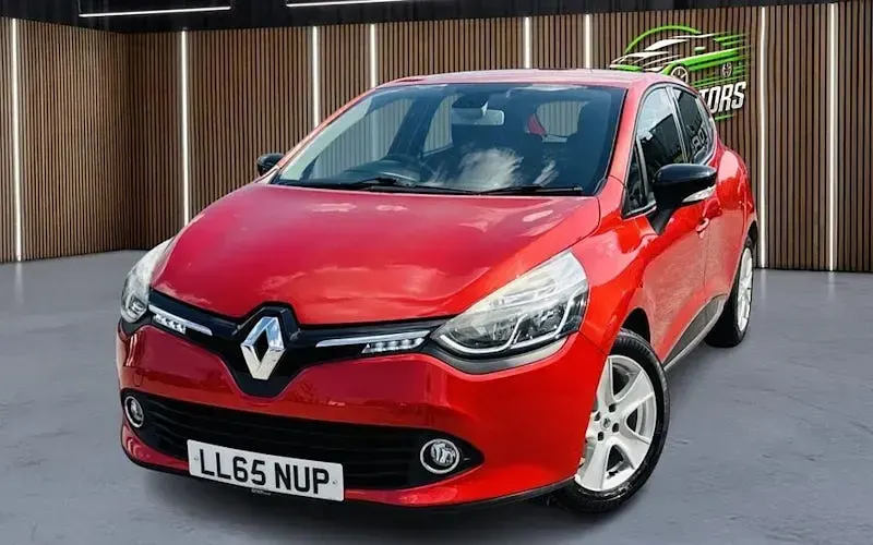 Used Renault Clio Dynamique 90 HP (66 kW) 2016 Hatchback