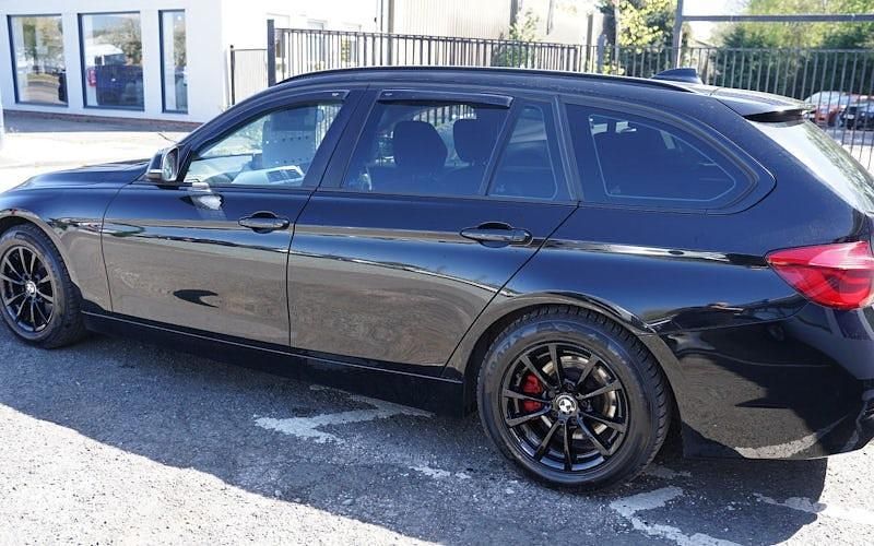 Begagnad BMW 320 Efficient Dynamics 163 HK (119 kW) 2019 Kombi