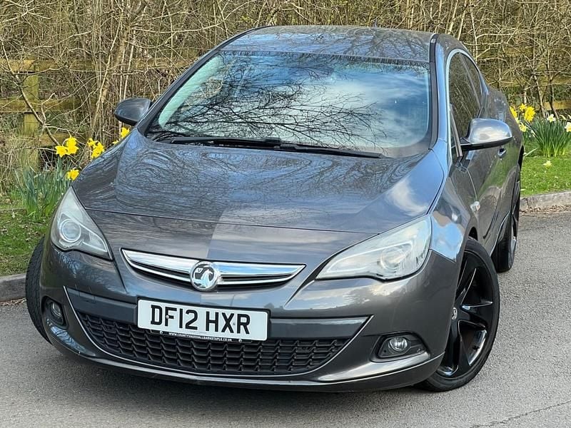 Usado Vauxhall Astra GTC SRi 180 HP (132 kW) 2012 Cinzento Citadino