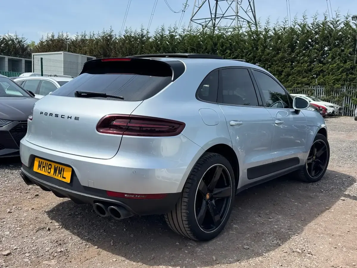 Used Porsche Macan 252 HP (185 kW) 2018 Silver SUV
