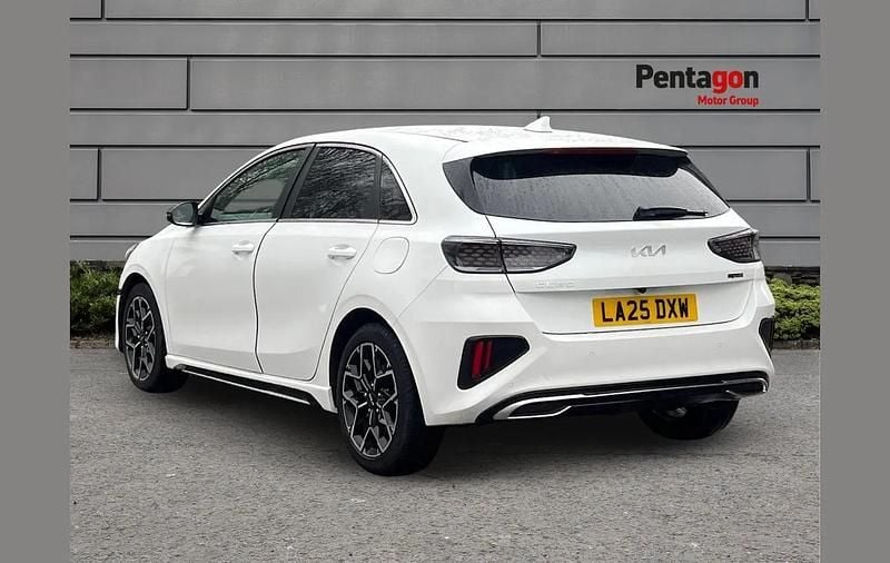 Used Kia Ceed GT-Line 138 HP (101 kW) 2025 White Hatchback