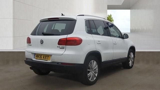 Usado VW Tiguan Edition 150 HP (110 kW) 2016 Branco SUV