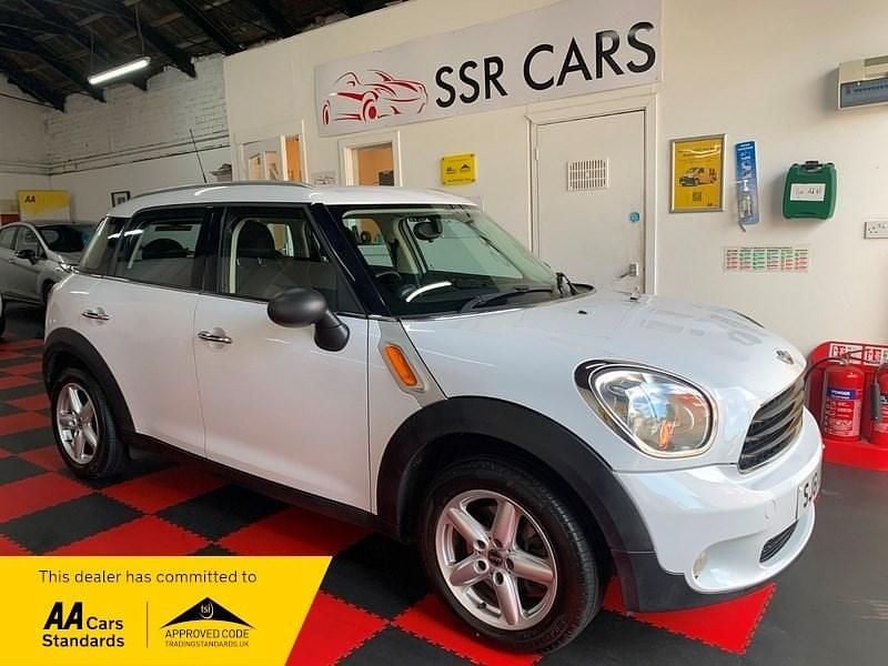 White Used 2011 Mini One Countryman SUV | £3,990 (A bit pricey) - Image 1/4