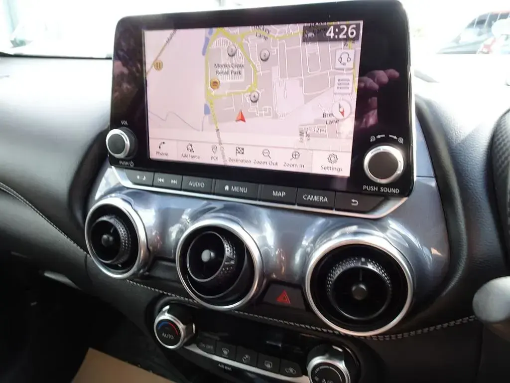 Used Nissan Juke N-Connecta 2023 White SUV
