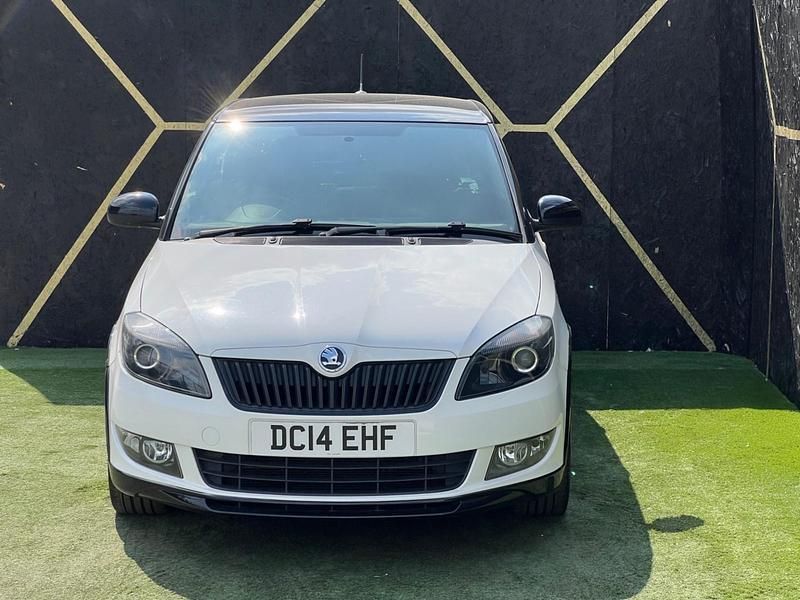 Used Skoda Fabia 105 HP (77 kW) 2014 White Hatchback