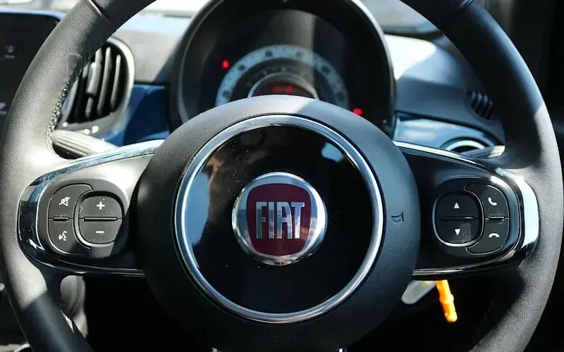 Used Fiat 500 69 HP (50 kW) 2023 Blue Hatchback