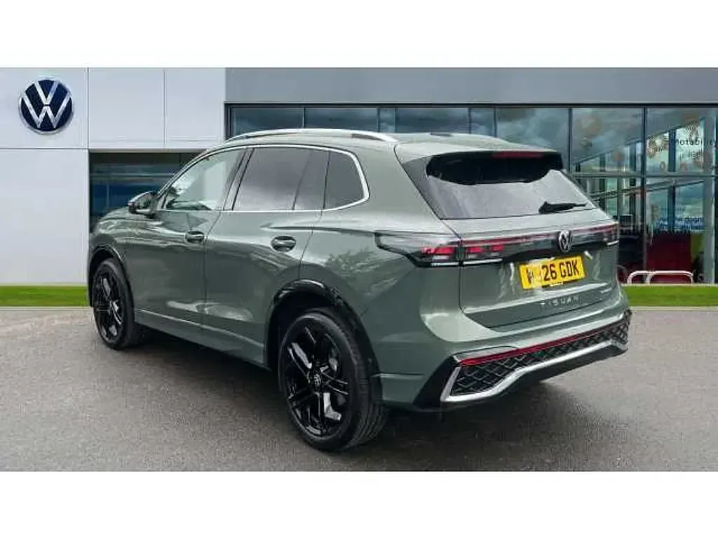 Used VW Tiguan R-line 204 HP (150 kW) 2026 Cipressino green metallic SUV