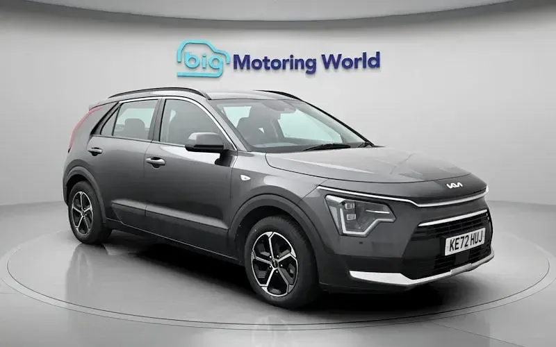Begagnad Kia Niro 141 HK (103 kW) 2023 Grå SUV