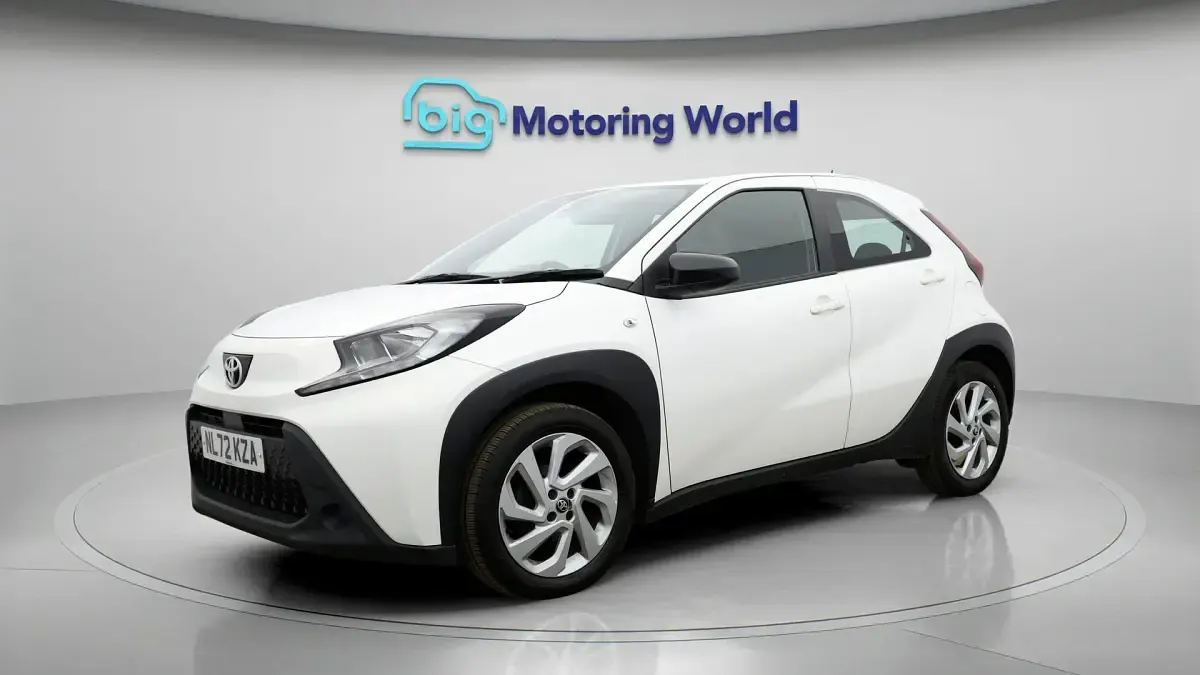 Usado Toyota Aygo X PURE 71 HP (52 kW) 2022 Branco SUV