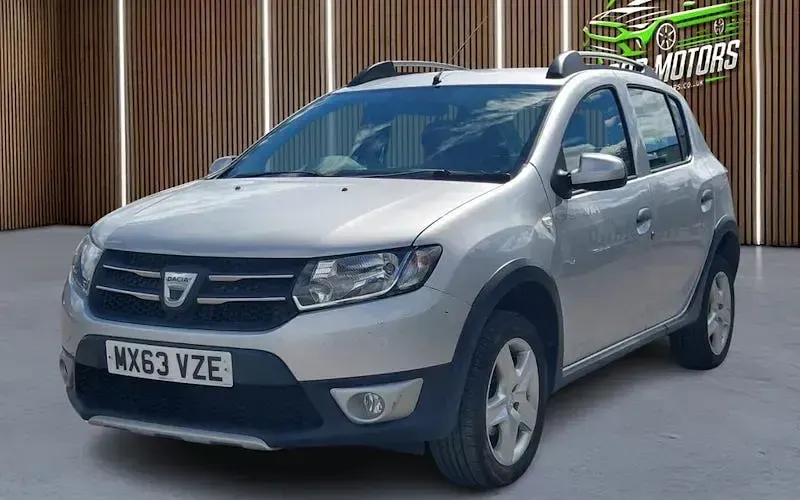 Used Dacia Sandero Lauréate 90 HP (66 kW) 2016 Hatchback