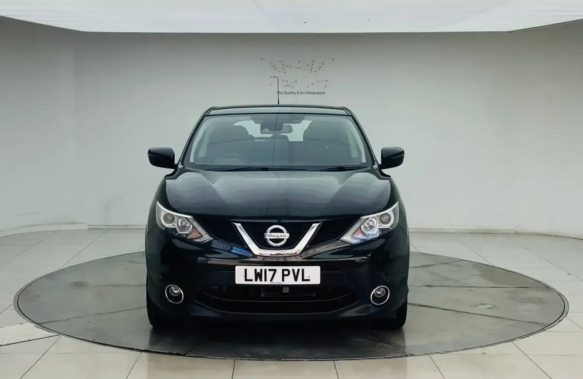 Gebraucht Nissan Qashqai Acenta 115 PS (84 kW) 2017 Schwarz SUV