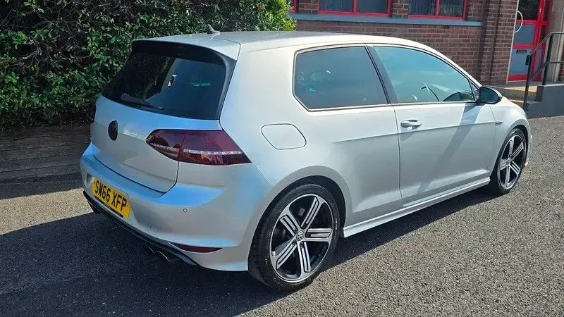 Used VW Golf VII R 310 HP (228 kW) 2017 Silver Hatchback