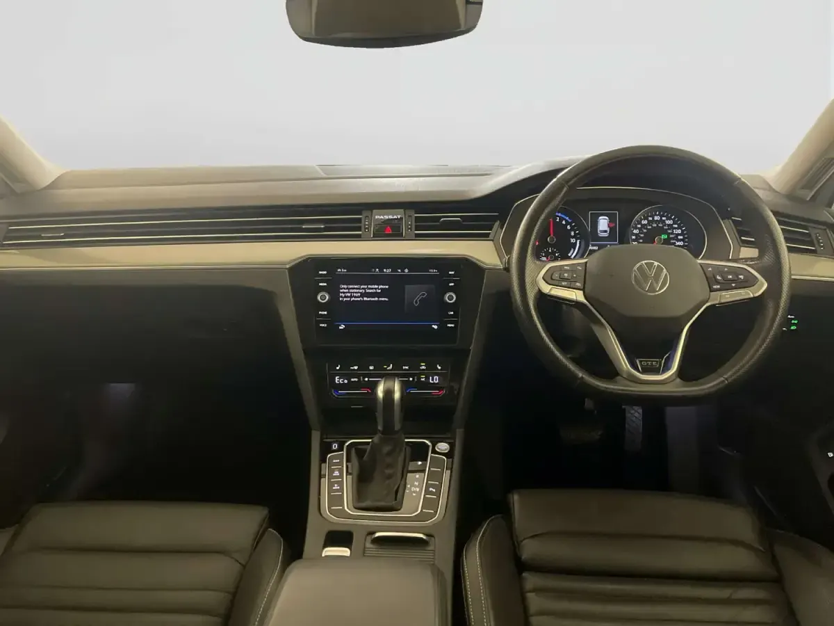 Begagnad VW Passat GTE 218 HK (160 kW) 2021 Vit Kombi