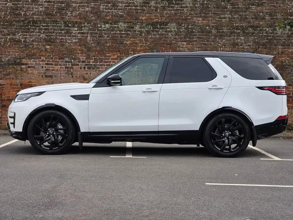 Used Land Rover Discovery Landmark 306 HP (225 kW) 2020 White SUV