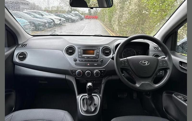 Used Hyundai i10 SE 87 HP (63 kW) 2017 Blue Hatchback