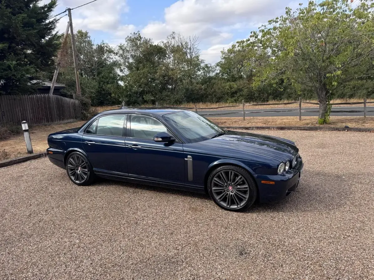 Used Jaguar XJR Supercharged 400 HP (294 kW) 2007 Blue Sedan