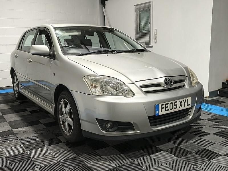 Used Toyota Corolla T3 2005 Silver Hatchback