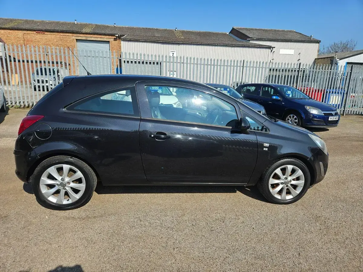 Used Vauxhall Corsa Excite 2014 Black Hatchback