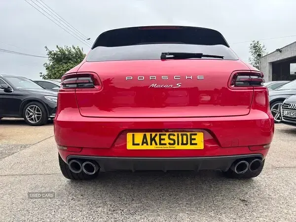 Used Porsche Macan S 335 HP (246 kW) 2018 Red SUV
