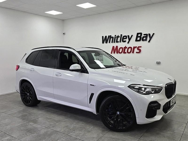 White Used 2022 BMW X5 M Sport SUV | £43,990 (Super price) - Image 1/4