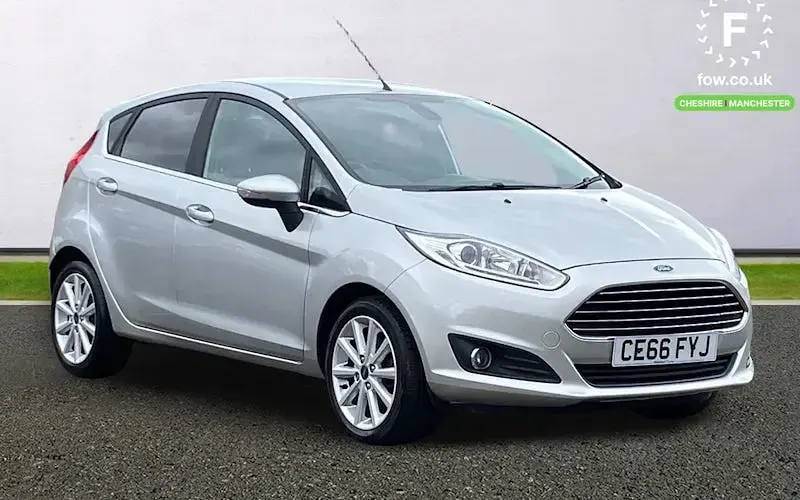 Usado Ford Fiesta Titanium 120 HP (88 kW) 2015 Citadino