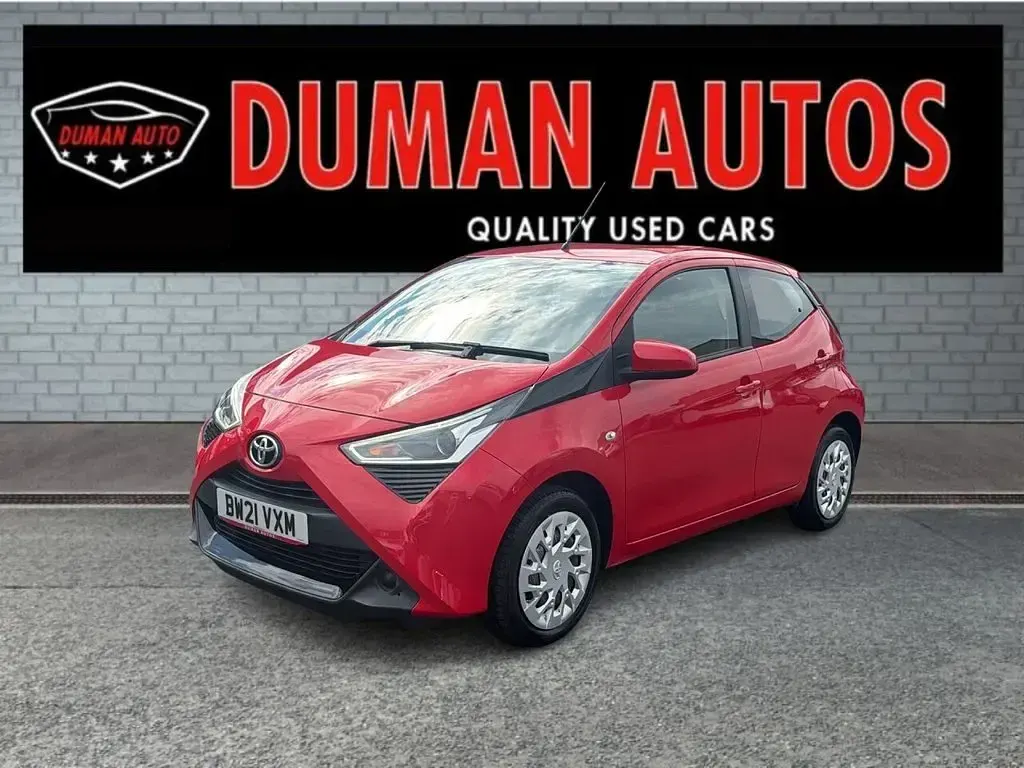 Used Toyota Aygo X-play 71 HP (52 kW) 2021 Red Hatchback