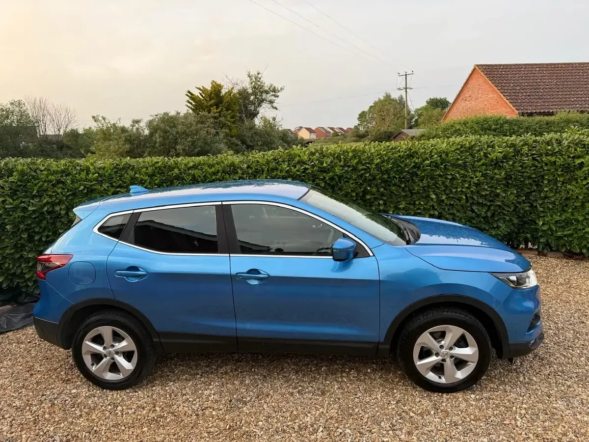 Used Nissan Qashqai Acenta Premium 2019 Blue SUV