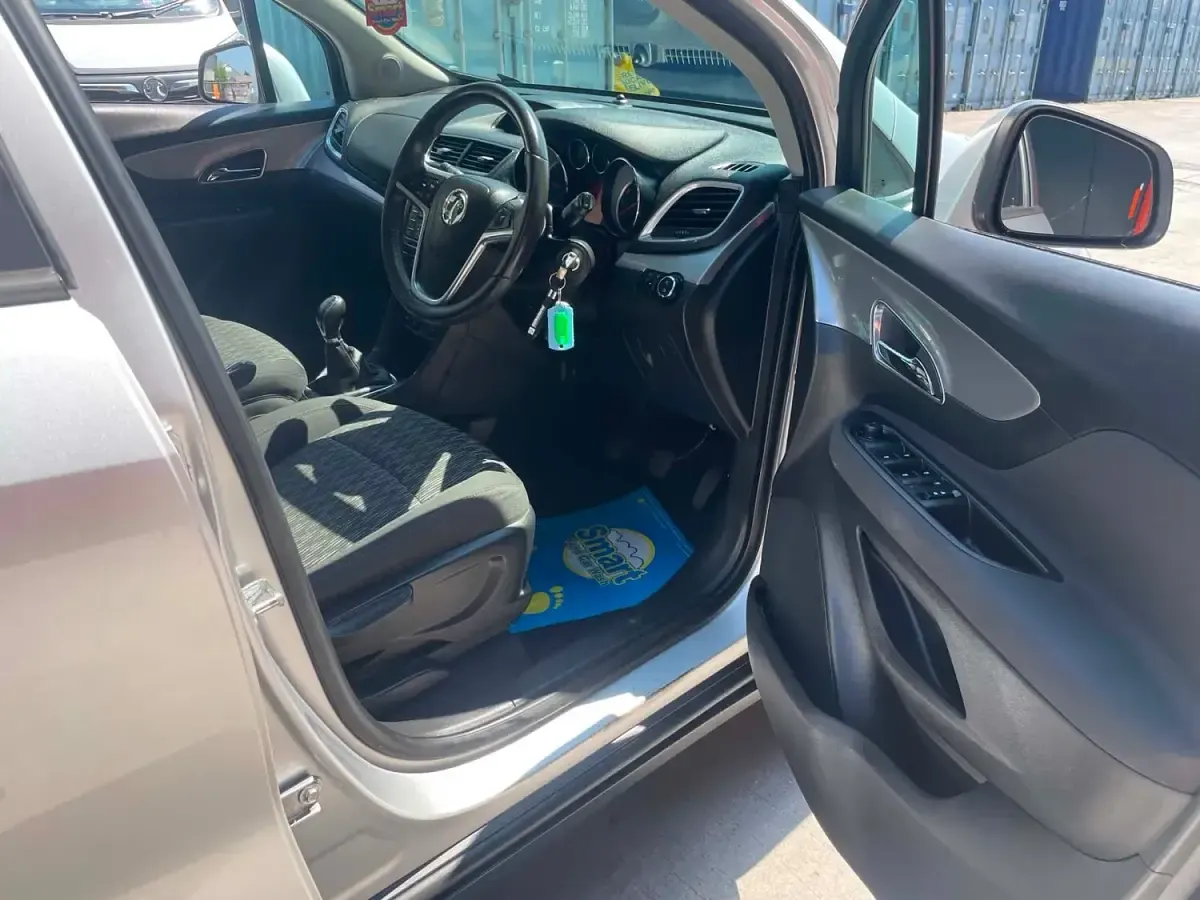 Used Vauxhall Mokka 140 HP (102 kW) 2013 Silver SUV