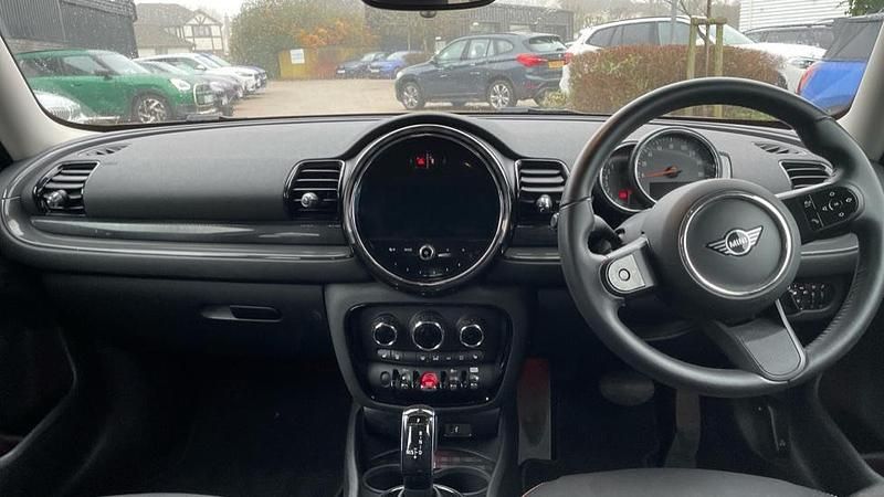 Used Mini Cooper Clubman Classic 134 HP (98 kW) 2022 Red Estate