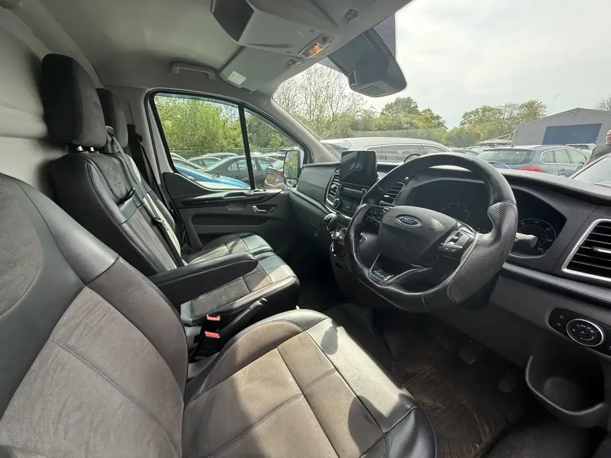 Usado Ford Transit Custom Limited 170 HP (125 kW) 2019 Branco Van