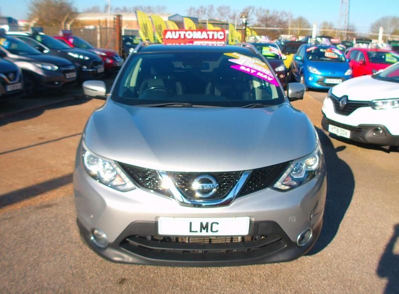 Used Nissan Qashqai N-TEC 115 HP (84 kW) 2014 Silver SUV