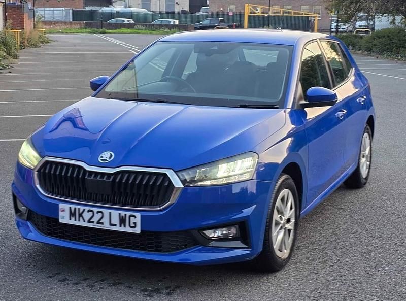 Begagnad Skoda Fabia Comfort 2022 Blå Halvkombi