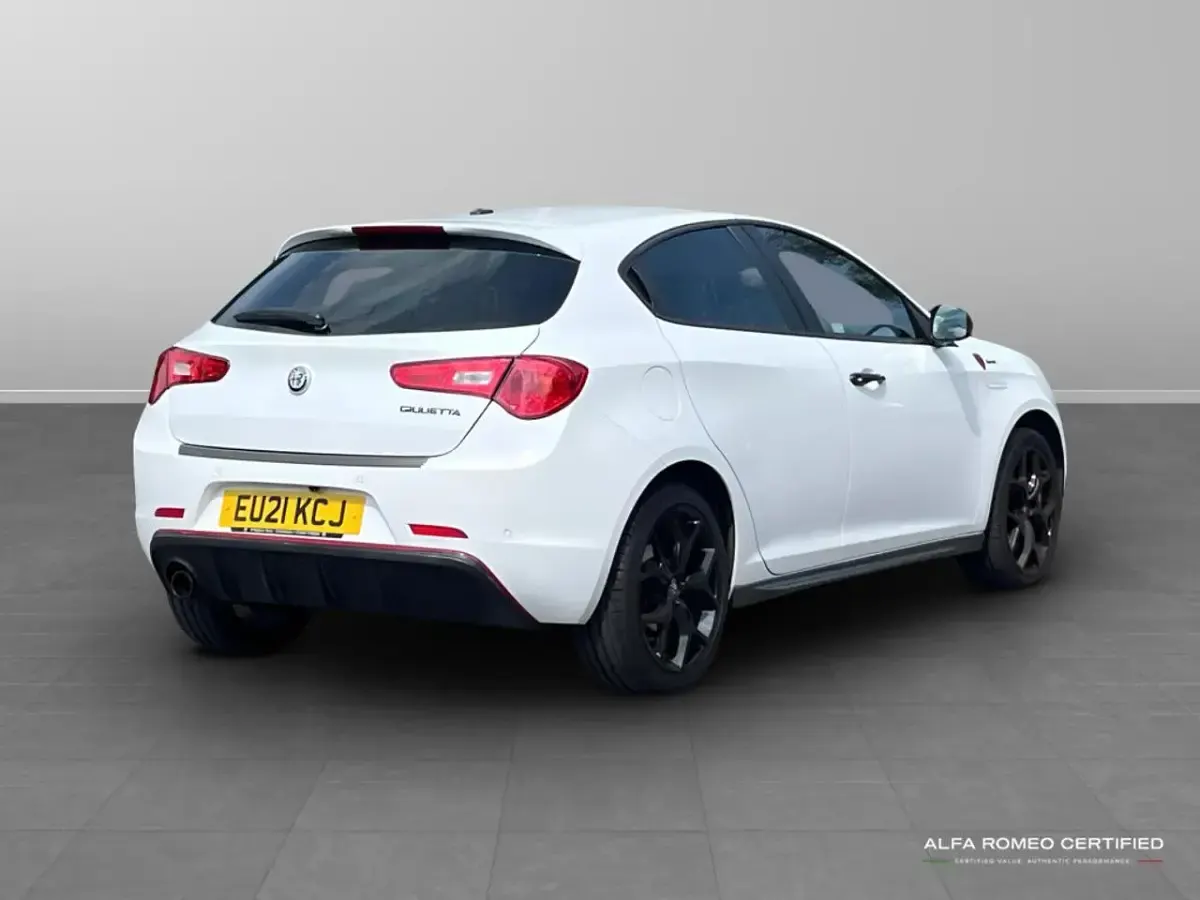 Used Alfa Romeo Giulietta Sprint 120 HP (88 kW) 2021 White Hatchback