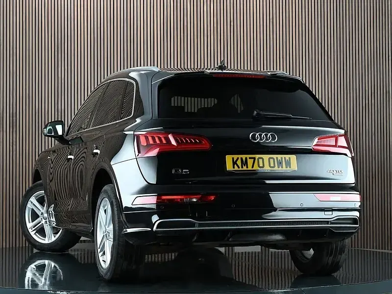 Używany Audi Q5 S-Line 190 KM (139 kW) 2020 Czarny SUV