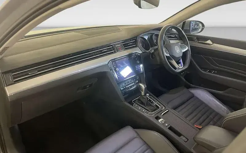 Used VW Passat GTE 218 HP (160 kW) 2022 Grey Estate