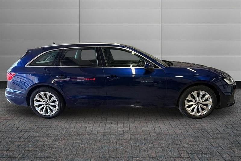 Used Audi A4 Comfort 150 HP (110 kW) 2023 Navarra blue Estate