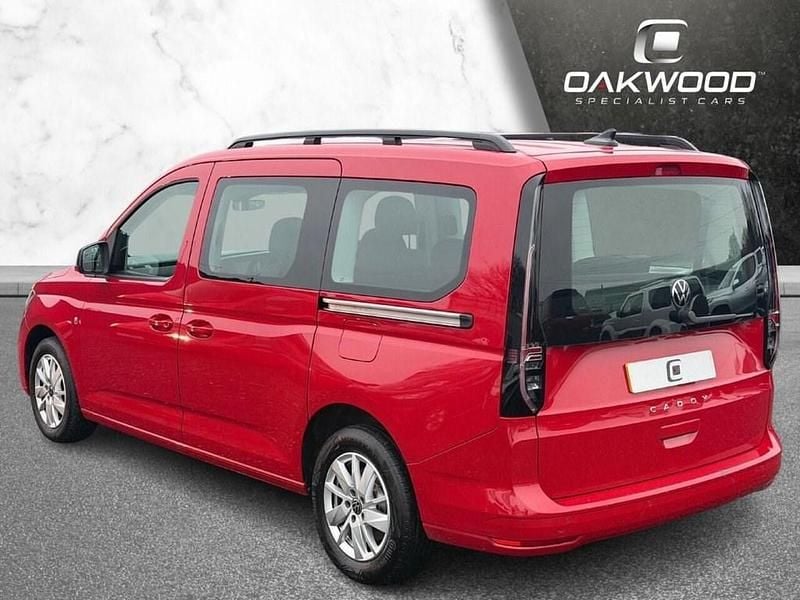 Used VW Caddy Maxi Life 122 HP (89 kW) 2022 Red MPV